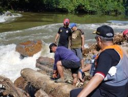 Material Timbun 1 Km Jalur Sungai Bahau, Tim Darurat Malinau Kaltara Masih Berjibaku Buka Akses